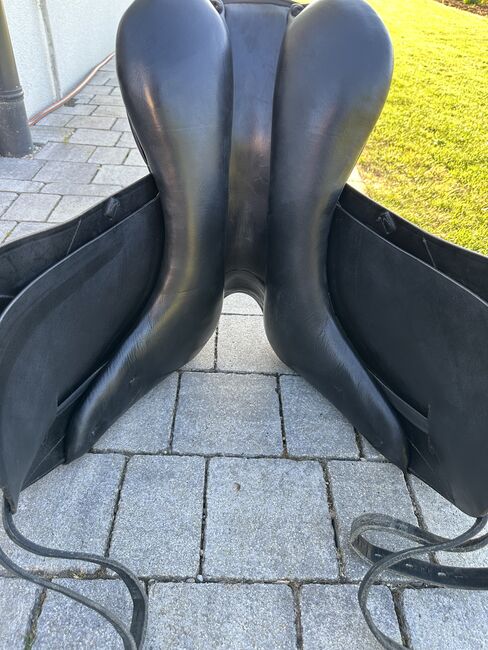 Prestige Dressursattel Doge Classic in der Sitzgröße 17/33, Prestige Doge Classic, Juliana Wenger, Dressage Saddle, Todtenweis, Image 10