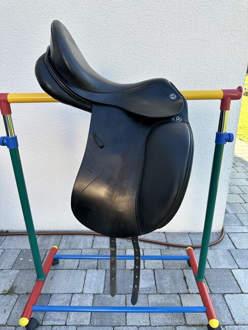 Prestige Dressursattel Doge Classic in der Sitzgröße 17/33, Prestige Doge Classic, Juliana Wenger, Dressage Saddle, Todtenweis, Image 3
