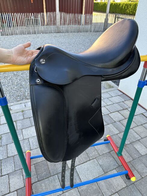 Prestige Dressursattel Doge Classic in der Sitzgröße 17/33, Prestige Doge Classic, Juliana Wenger, Dressage Saddle, Todtenweis, Image 2