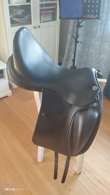 Prestige Dressursattel X-Helen 18“ – breites Kammermaß 33 – Schwarz, Monoblatt, Prestige  Prestige Dressursattel X-Helen 18“ – Monoblatt, Wiebke, Dressage Saddle, Cuxhaven, Image 2