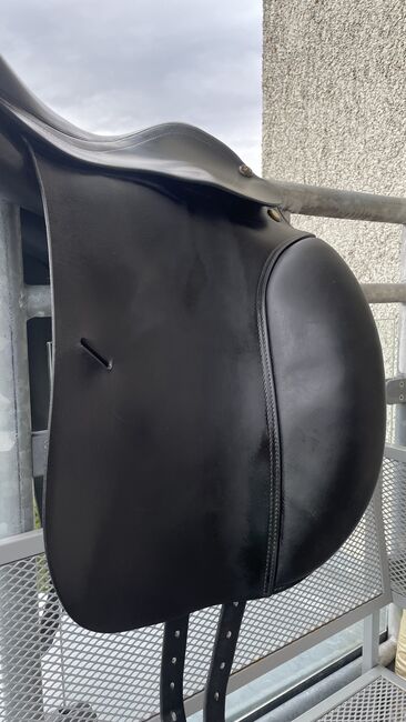Prestige Hippos Dressage KW30 18“ Dressursattel, Prestige Hippos Dressage, Esther, Dressursattel, Mainz, Abbildung 5