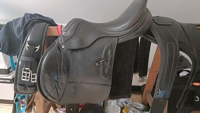 Prestige Springsattel Michel Robert 17/33, Prestige  Michel Robert , Nikola Krtickova, Jumping Saddle, Wismar