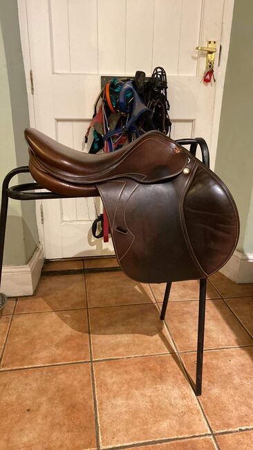 Prestige Jumping Saddle 32 (narrow/medium), Prestige, Nicola Schaible, Jumping Saddle, Darlington, Image 2