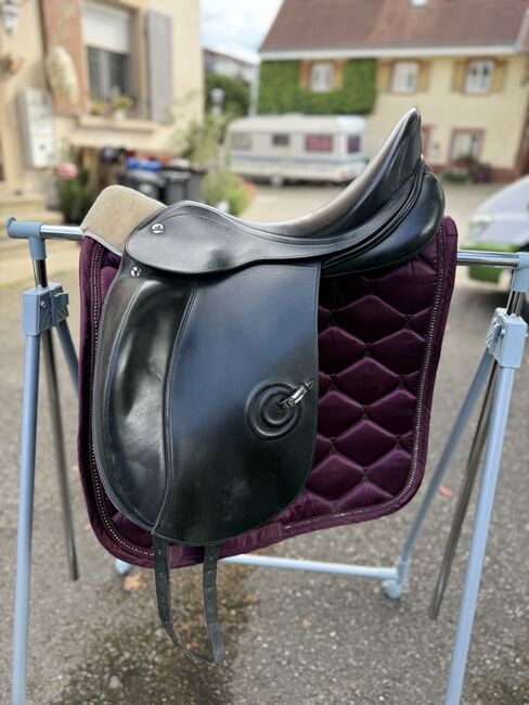 Prestige LC Dressursattel 17/35 bzw. 17/34, Prestige LC, Manuela G., Dressursattel, Schallbach, Abbildung 2