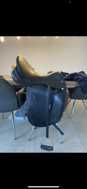 Prestige Modena Dressursattel, Prestige  Modena , Zeynep Ucarkus , Dressage Saddle, Viernheim , Image 4