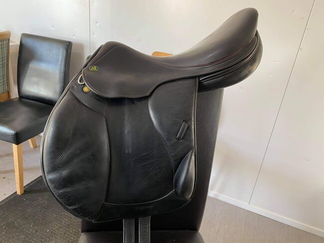 Prestige Paris mono flap jumping saddle, Prestige  Paris , Ashleigh Stein, Siodła skokowe, Dunfermline , Image 8