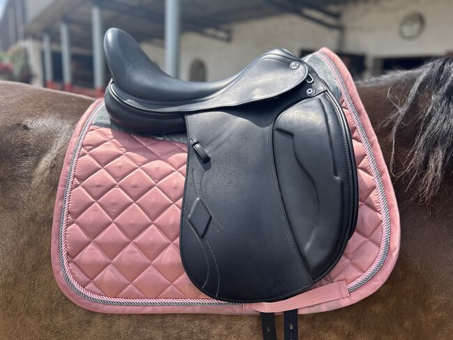 Prestige Philosophy Lux, 17“, Prestige  Philosophy Lux , Jen.Ogi, Dressage Saddle, Herzogenrath Raum Aachen 