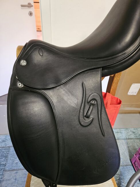 Prestige Sattel Venus 17/33, Prestige  Venus, Heidrun, Dressursattel, Leonberg, Abbildung 2
