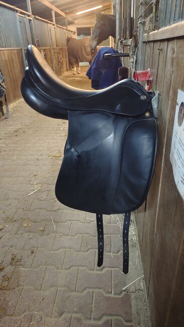 Prestige Top Dressage 17 Zoll Dressursattel, Prestige Top Dressage, Tamara, Dressage Saddle, Wiesbaden, Image 3