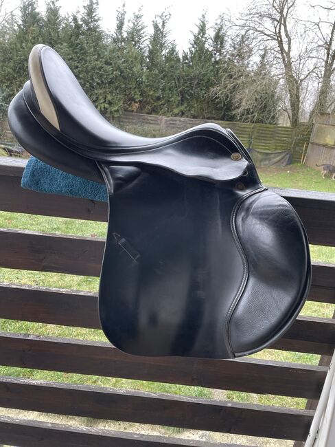 Prestige Springsattel Venezia 17‘‘ KW 32, Prestige Venezia, Anja, Jumping Saddle, Hütschenhausen, Image 2