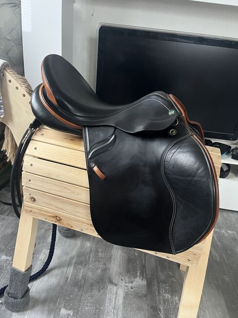 Prestige Venezia Vss/Springsattel 17 Zoll schwarz cognac, Prestige Venezia, Manuela G., Jumping Saddle, Schallbach