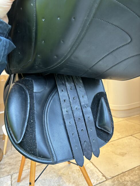 Prideaux Synthetic Close Contact Jump Saddle, Premier Equine  Prideaux Synthetic Close Contact Jump Saddle, Fiona Kennedy , Jumping Saddle, Gloucestershire , Image 5