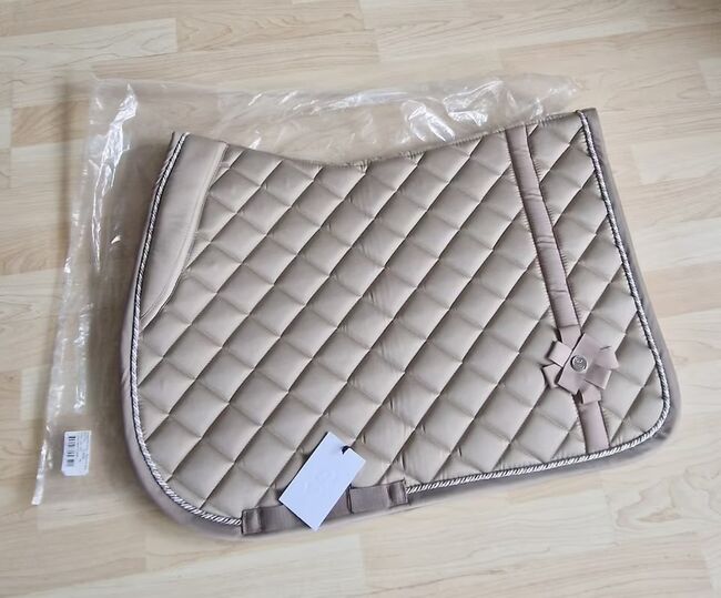 PS of Sweden Schabracke | Diamond Bow | sand | VS, PS of Sweden Diamond Bow, Alina, Dressage Pads, Lüneburg