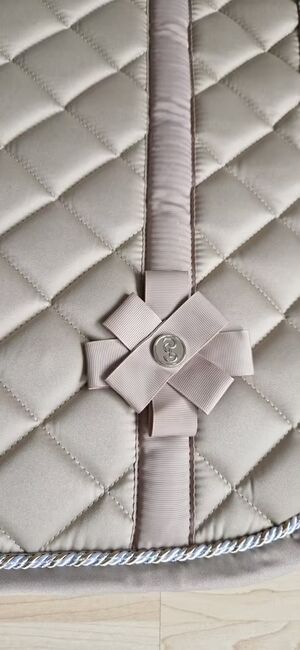 PS of Sweden Schabracke | Diamond Bow | sand | VS, PS of Sweden Diamond Bow, Alina, Dressage Pads, Lüneburg, Image 2