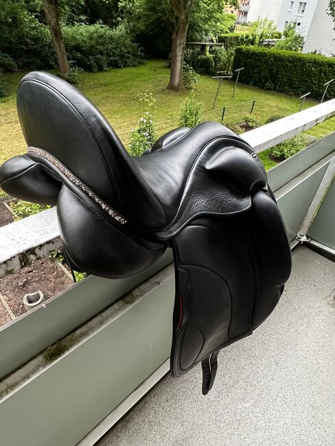 RARITÄT: Hemano Sondermodell Dressursattel 17,5“ schwarz aufgesetzte Pausche, Hemano , Laura , Dressage Saddle, Stapelfeld , Image 5