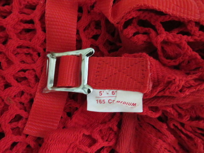 Red Sweat Rug and Scraper, Kirsten Davies, Horse Blankets, Sheets & Coolers, Fordingbridge, Image 2