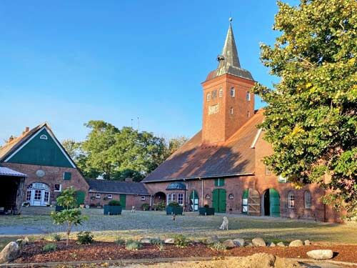 Ref2459 Niedersachsen, Wurster Nordseeküste - Gutshof + Whgen, Reithalle, Pferdestall zu verkaufen, Sabine Wesseln, Maras World of Horses (Maras World of Horses, Maras World Solutions S.L.), Pferdeimmobilien, Wurster Nordseeküste