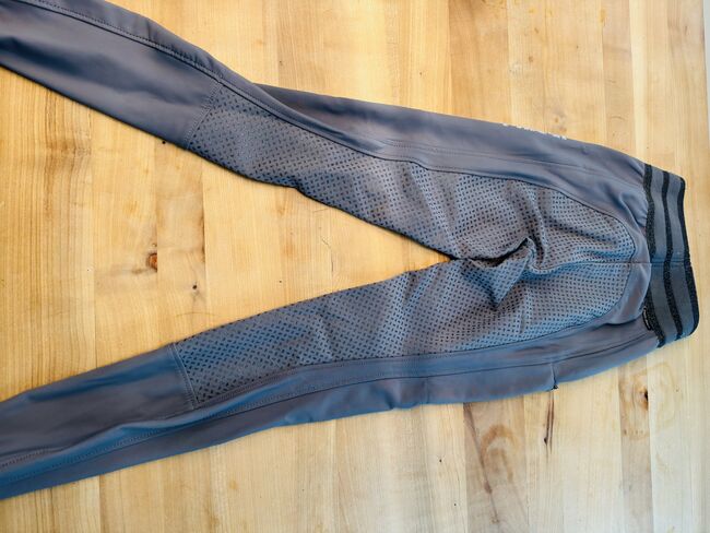 Reitleggings Kinder Ida Athleisure, Vollbesatz, Full-Grip, anthracite, Pikeur Ida Grip, Nicole Winterstein, Kinder-Reithosen, Straßlach-Dingharting, Abbildung 3