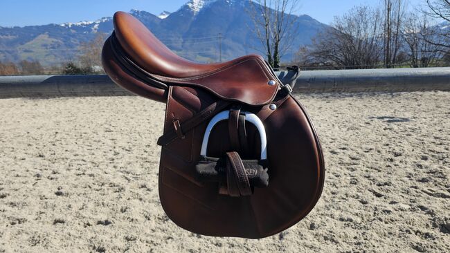 Renaissance M Springsattel 17/33 by Prestige, Renaissance  M , Isi, Jumping Saddle, Rapperswil-Jona