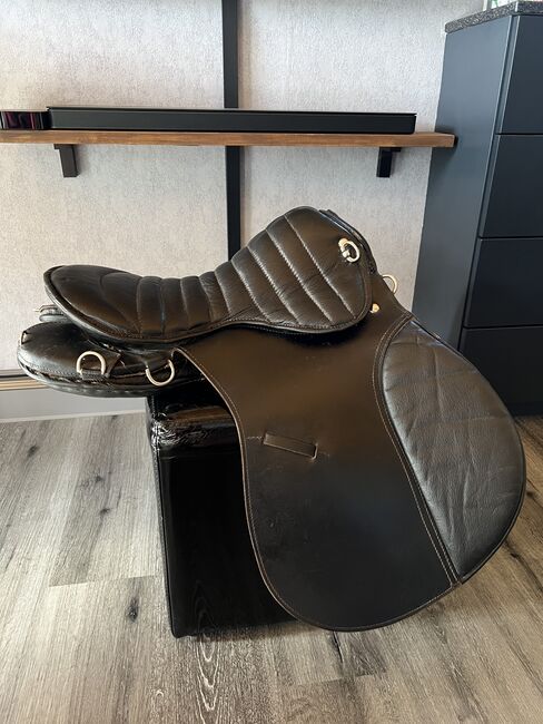 Rippsattel, Wanderreitsattel, Trachtensattel 16,5”, Tanja Hochhaus , Endurance Saddle, Schwarzenberg