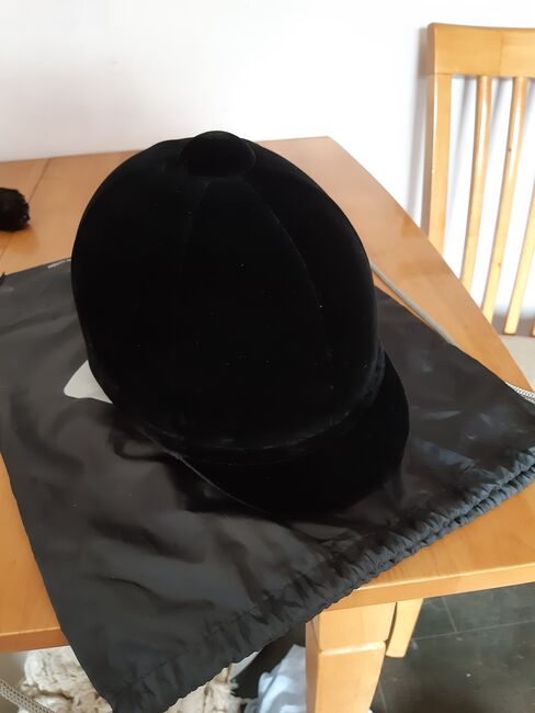 Riding hat, Charles Owen Fian, Julie Bouch, Riding Helmets, Eastriggs, Image 2