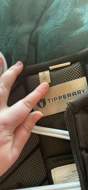 Riding helmet size medium and riding vest size XL, Izzy, Reithelme, Maple ridge