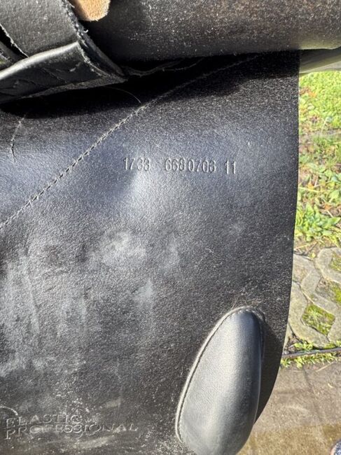 Reitsattel PRESTIGE VSS KW 33/34 Sitzfläche 17, PRESTIGE VSS, Maya (Swisshorseshop), All Purpose Saddle, Frauenfeld, Image 3