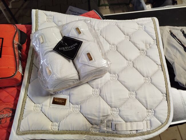 Equestrian Stockholm Set WB, Equestrian Stockholm  White Perfection Gold , L.Werner, Dressage Pads, Emsdetten