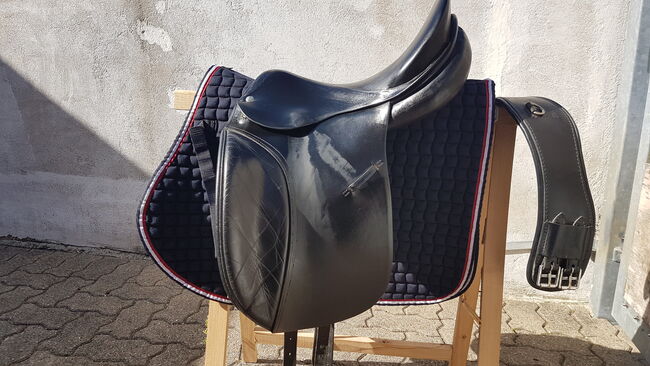 Röösli Classic Pilatus Dressursattel 17 Zoll / Kurzgurt, Röösli Classic Pilatus, Manuela Matzke, Dressage Saddle, Wolsdorf