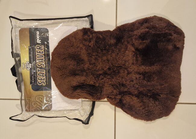 Roma 100% Merino Sheepskin Saddle Seat Saver, Roma, Catherine Henry, Sattelzubehör, Pontefract, Abbildung 3
