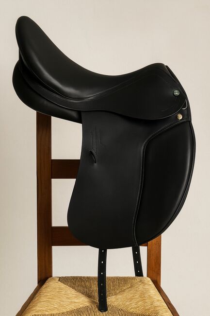 Roma Dressage Roma Prestige Dressursattel - 18", KW 33 - sehr guter Zustand, Prestige Roma, Michaela , Dressage Saddle, Hauenstein