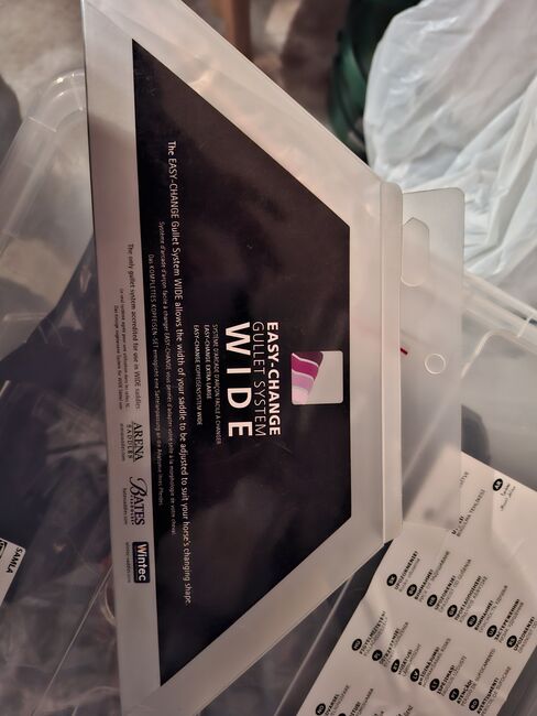 Verschiedene Kopfeisen, Wintec, SJ, Siodło akcesoria, Berlin