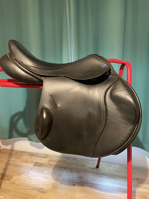 Ryder Zara jump saddle 17.5 medium wide black, Ryder Zara, Fiona, Jumping Saddle, Four Lanes, Image 2