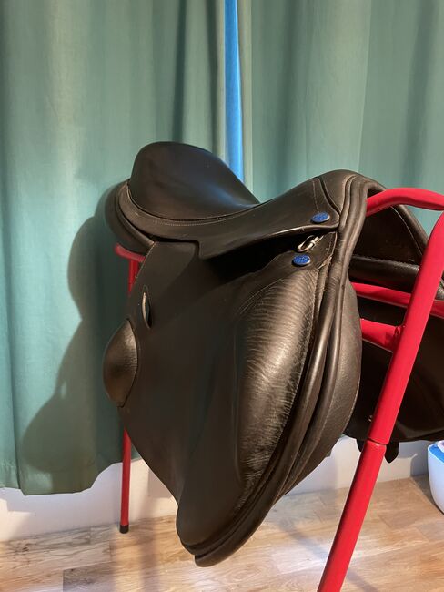 Ryder Zara jump saddle 17.5 medium wide black, Ryder Zara, Fiona, Jumping Saddle, Four Lanes, Image 5