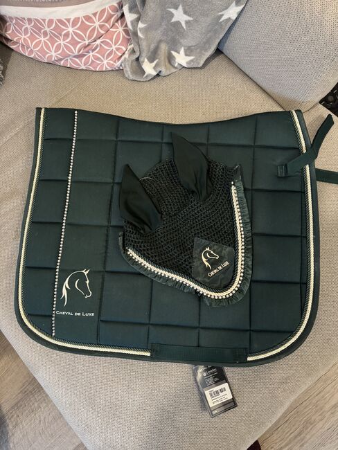 Set aus Schabracke und Fliegenhaube, Cheval de Luxe, Maike Poschen, Dressage Pads, Schleiden