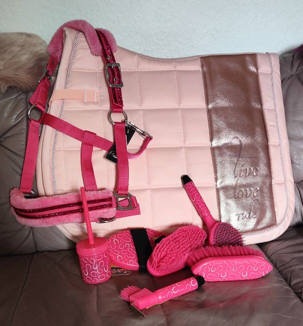 Schabracke Halfter Putzzeug Neu, HKM , Chanty, Dressage Pads, Gladbeck