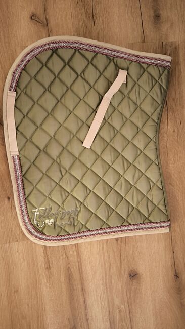 Schabracke HKM Binie Bo Follow your Heart olive, HKM BinieBo follow your Heart , Frieda Hammes , Dressage Pads, Gau-Bischofsheim
