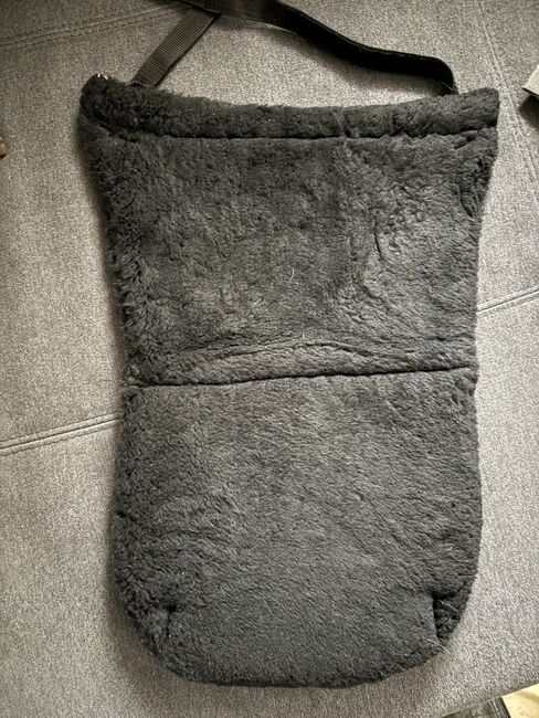 Sattelpad mit Fell, hinten erhöht, Sonja Eichhorn , Other Pads, Sonnefeld, Image 2