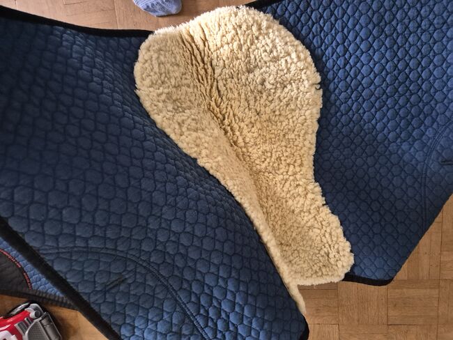 Schabracken mit Lamfell, Tamara O., Dressage Pads, Windisch, Image 4
