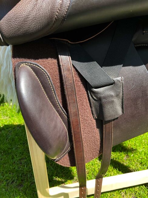 Sattel Sommer „Dressursattel Minos“ 17,5 Zoll - Dunkelbraun mit Gold, Sommer Minos, Sandra, Dressage Saddle, Ilmenau, Image 2