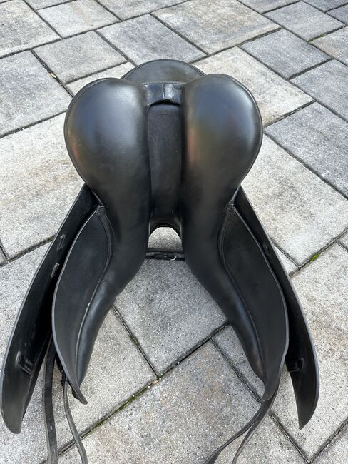 Sattel Avantgarde schwarz 16“ in gepflegtem Zustand, Avantgarde , Verena, Dressage Saddle, Oberhausen, Image 5