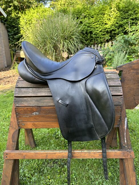 Sattel Avantgarde schwarz 16“ in gepflegtem Zustand, Avantgarde , Verena, Dressage Saddle, Oberhausen, Image 2