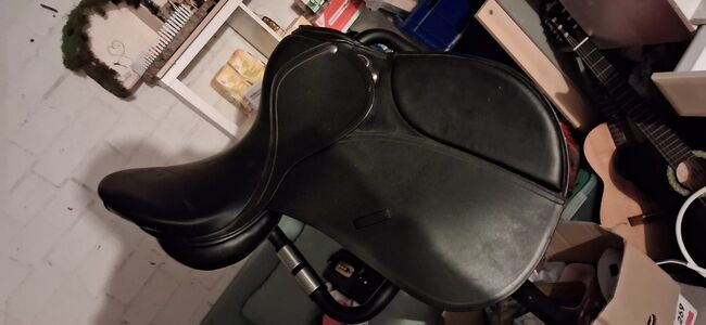 Sattel der Marke Basicline, Basicline, Stefanie Tschech , Dressage Saddle, Bielefeld