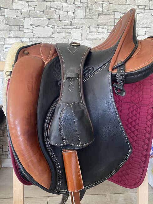 Sattel in schickem Gewand sucht neuen Pferderücken, Signum Omega Lotus, KaBö, Dressage Saddle, Zudar, Image 4