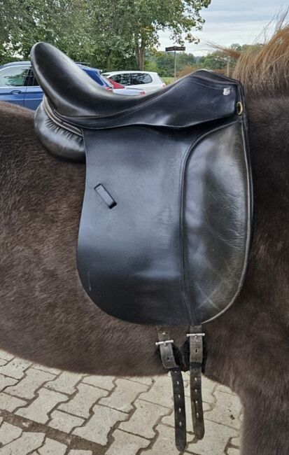 Sattel Massimo Dressur II - 17,5" - KW 34 - französische Kissen, Massimo Dressur II französische Kissen, Julia, Dressage Saddle, Göppingen, Image 10