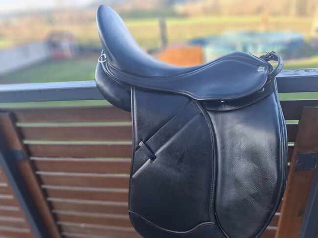 Sattel Massimo, Zeitler Massimo Dressur, Britta Guter, Lambskin Pad, Schwendi