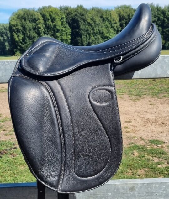 Sattel Vindur von PS / Dressursattel 17 Zoll, PS Vindur, Jessica Specht, Dressage Saddle, Augsburg 