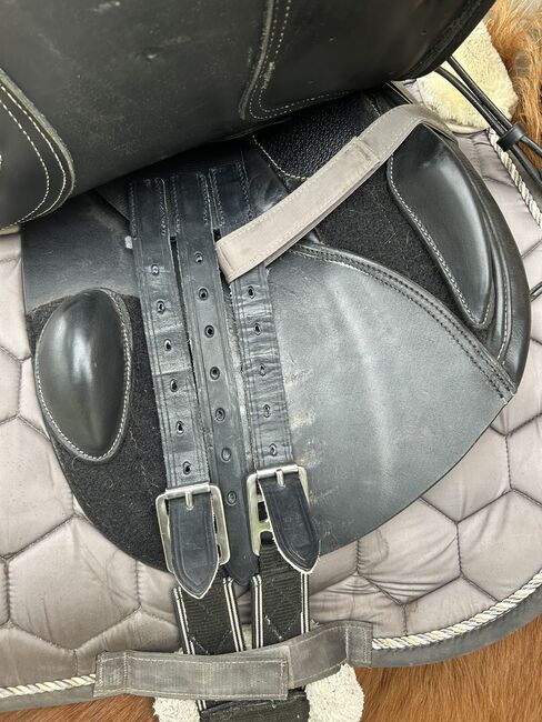 Sattel VS schwarz mit Steigbügel, -riemen und Sattelgurt, Fouganza, bonny, All Purpose Saddle, Korswandt, Image 8