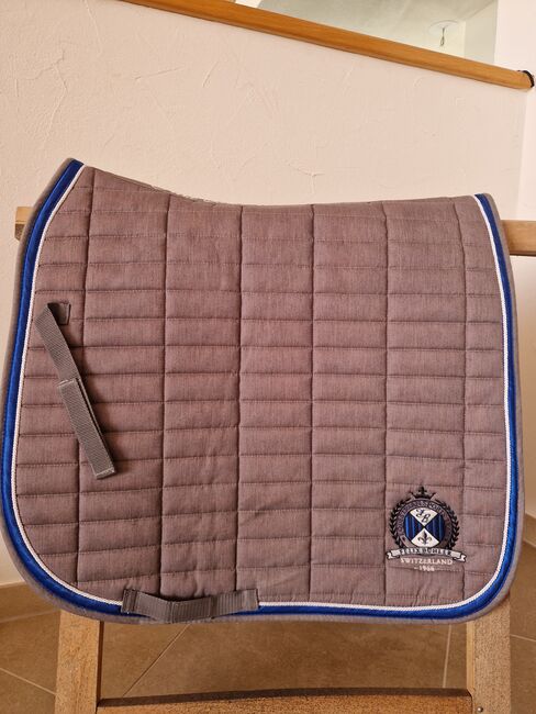 Schabracke (passend dazu Nierendecke möglich), Fe, Nina Eigenmann, Dressage Pads, Schweizersholz