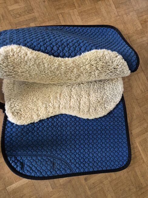 Schabracken mit Lamfell, Tamara O., Dressage Pads, Windisch